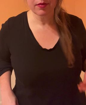 Curvy chubby BBW amateur shows off her juicy boobs and titties