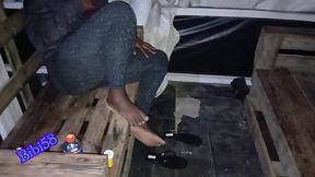 young black milf tease in public (voyeur)