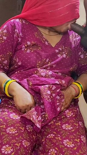 Indian Desi mom's fuking neighbour boy's   Clip 1