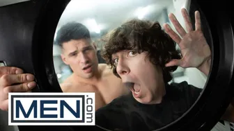 Dickstracted Cristiano Deepthroats Hunk Malik Delgaty's Massive Cock