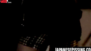 Rush Hour To The Loo! - Hot Blonde Babe Faces A Big Surprise In Her Bathroom