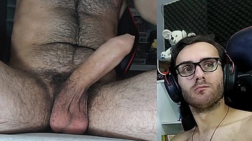 Miren esa cara de placer! Gay Argentino masturbandose y eyaculando gran carga