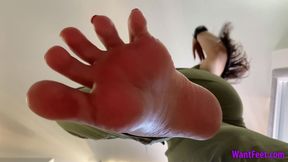 Aubrey Barefoot Stomping - 4K MP4