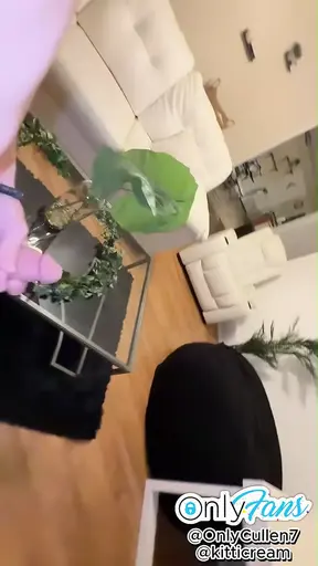 Cheating teens dick appointment arrives and instantly starts to facefuck