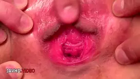 Kotone Kuroki's Sensual Solo Performance Unfolds