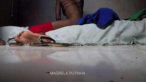 MEU FODEDOR COLOCOU C&Acirc_MERA ESCONDIDA E ME METEU A ASSISTIR PORNO SOZINHA NO COMPUTADOR E ME APANHOU A SE MASTURBAR DEPOIS ME FODEU (FULL VIDEO)