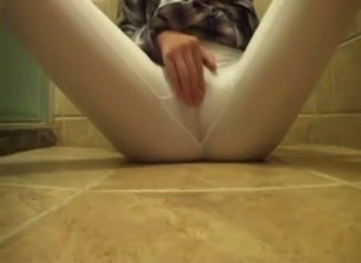 Spreading legs bitch in white leggins masturbated her soaking pussy