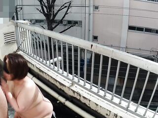 【オフパコ】【人生終了】ベランダでめっちゃ締まりのいい人間オナホールと撮ったハメ撮り【フェラ】(撮影日：2025/12/twenty one)【2025-No79】カメラC