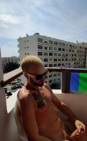 Jerking off in my balcony