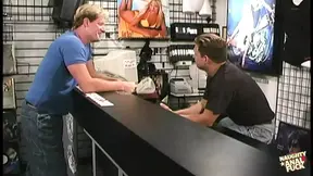 Expert video dude plows girl's nasty ass