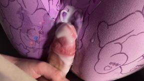 A guy loves rubbing his big cock with his girlfriend pussy and buttocks