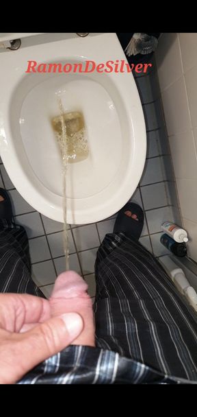 Master Ramon&#039;s hot morning piss, delicious