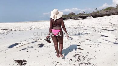 come see my wet pussy on the beach