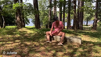 Je me masturbe devant des voyeurs au Lac des Montagn&egrave_s