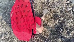 Cute Bhabhi Pissing Outdoor