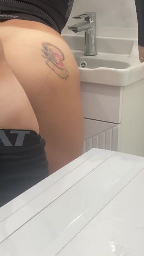 Gym Girl Was Fucking in Her Bathroom After Sport