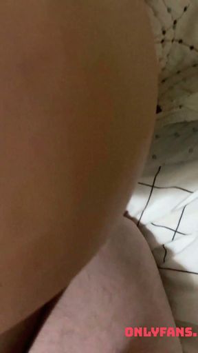 Hooking up with a stranger from Hinge   Clip 1