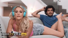Hot Gamer Girl Savvy Suxx And Manuel Sneakily Fuck While Their Partners Work In The Kitchen