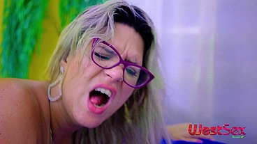 Doctor gets a special thing to conquer women, but he doesn't need it because this one is very naughty and wants dick anyway! - Katherine Madrid and Tony Tigrão