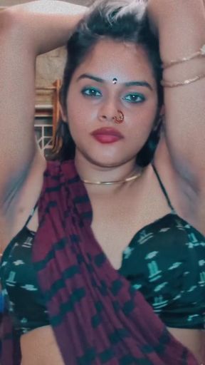 Desi armpits get a sensual touch in traditional saree