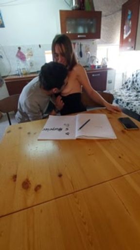 Student lets herself be fucked by the teacher on condition that she is flooded