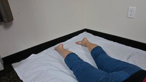 Venus tries light ballbusting in the pose (720)