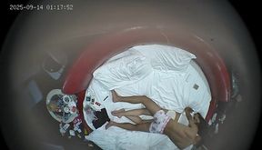 流出酒店上帝視角高清偷拍❤️校園極品清純白月光喜歡嘟著屁股等待男友的插入3