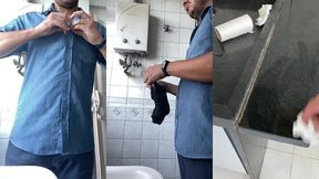 limpando a goza que deixei na cozinha apos me masturbar !