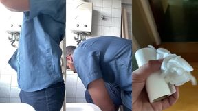 limpando a goza que deixei na cozinha apos me masturbar !