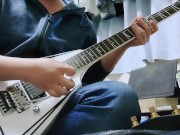 demonstration on catching harmonics when using the tremolo arm.