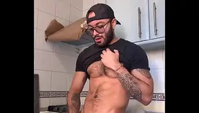 Painting at my neighbor’s house in Madrid and then I cum do you want to see all the pleasure?