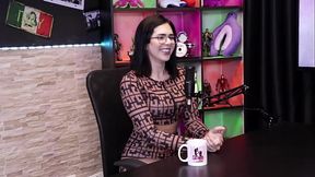 Ela goza se enfiar o pau atr&aacute_s, e o ganhou o concurso do cu mais bonito - Lary Cubas