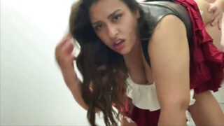 Cosplay-hardcore-klippi 18-vuotiaasta amerikkalaisesta tytöstä, joka panee kovaa anaali-istuntoa