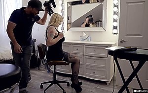 Dumb female makes herself a glamorous fifu as if she knows how to not only fuck