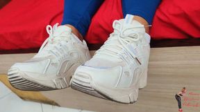 Foot worship, part 1, by Miss Naughty and Slave, (cam by Manu) FULL HD