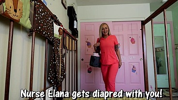 Nurse Elana Bunnz diapers herself too ABDL