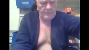 Grandpa`s Pride: Amateur Old Daddy Masturbates on Webcam