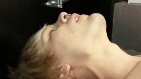 Bukkake Amateur with Gay Twinks Sucking All His Friends to the Cum
