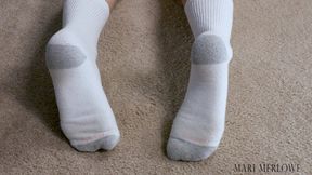 Soles and Socks Feet Play 720p