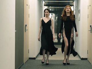 Vampire Cuties Love Sucking Cum From His Knob