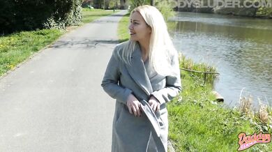 Splitternackt im Stadtpark l Public Orgasmus l Blowjob l Cumshot l DADDYS LUDER
