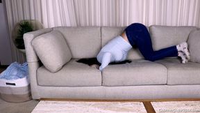 Daphney Rose Head Stuck & Struggling In Blue Jeans - Mp4 1920x1080p