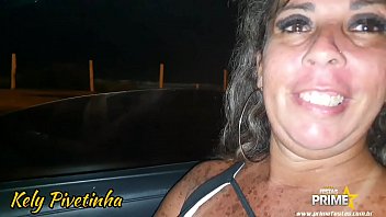 Mamada dentro do Carro Em Plena Rua Dogging com meus f&atilde_s completo no RED