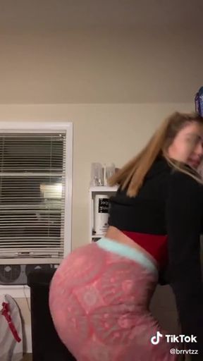MILF enjoys solo masturbation with big ass