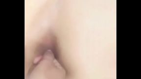 Bolinhas tailandesa no cuzinho da esposa