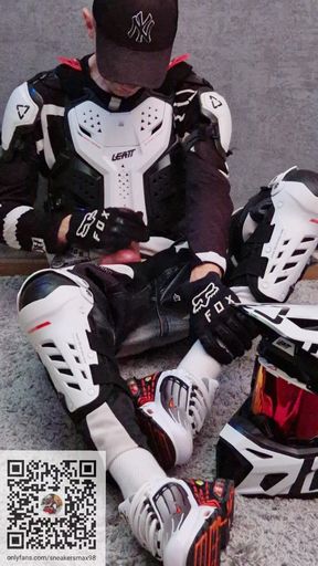 Black&amp;White motocross gear and Nike TN. What do you think of that combination?