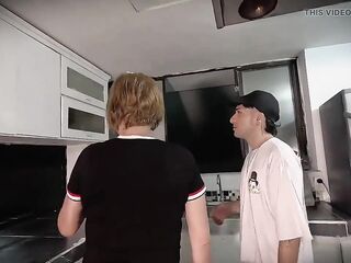 My Girlfriend Desires to Have Sex, but I Like Wang, so My Mother-in-law Helps Me Out.