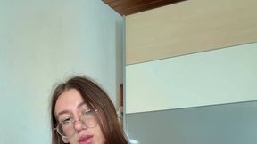Social Media Creator @tinaprettyy @Female Masturbation and #Brunette #Shaved Pussy #Glasses #Petite nsfw xxx hot | Tik.Porn