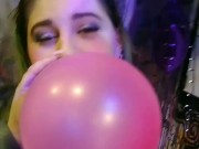 Kendal kink sneak peak behind the scenes balloon filled CamRoom&halloween deco blowing Up