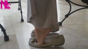 Ballet Flats Shoeplaying on Barefoot
